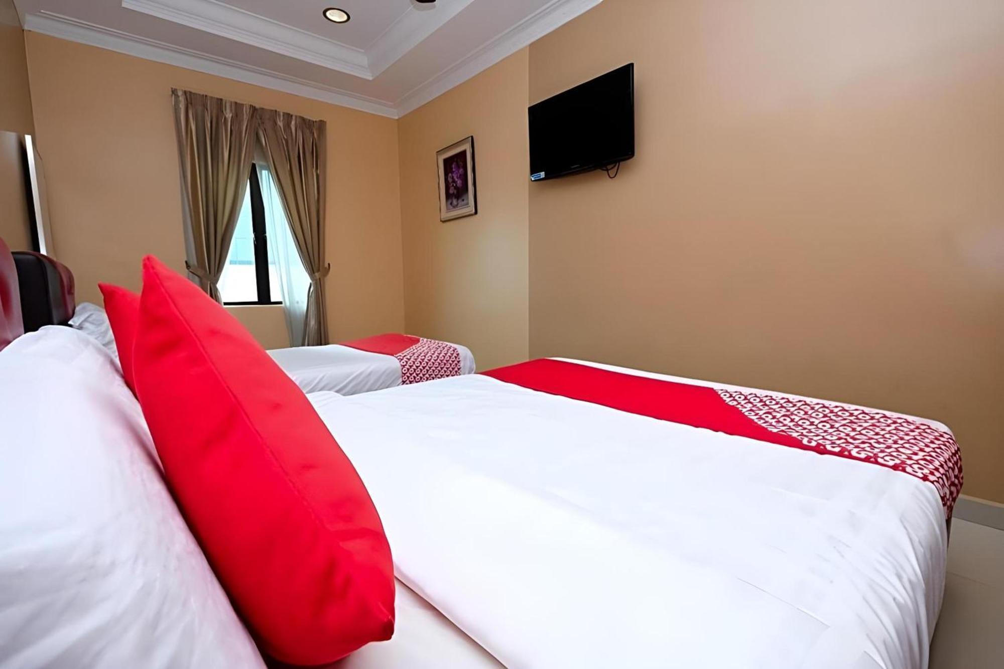 Super Oyo 707 Ayuni Hotel Bangi Eksteriør billede