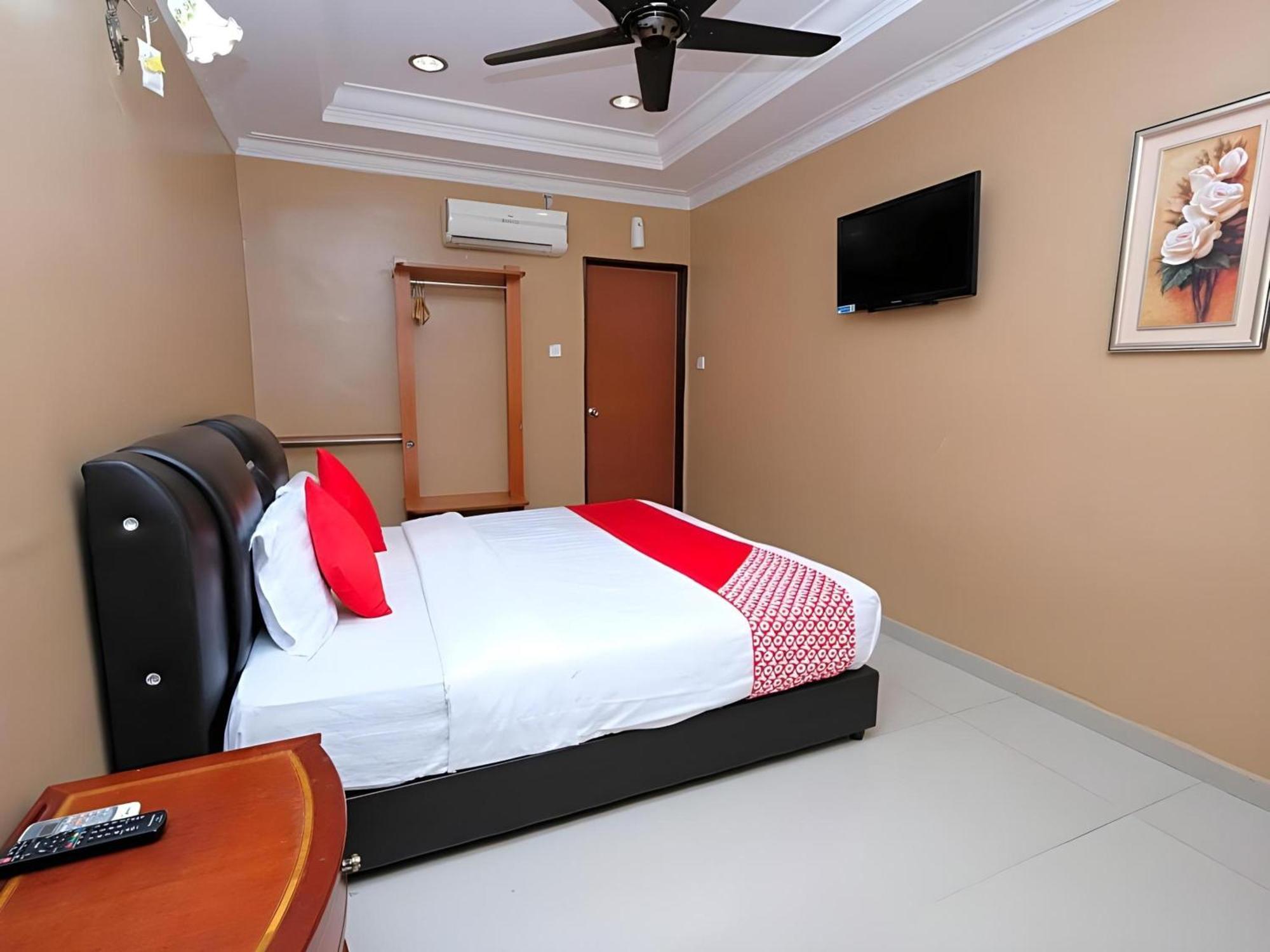 Super Oyo 707 Ayuni Hotel Bangi Eksteriør billede